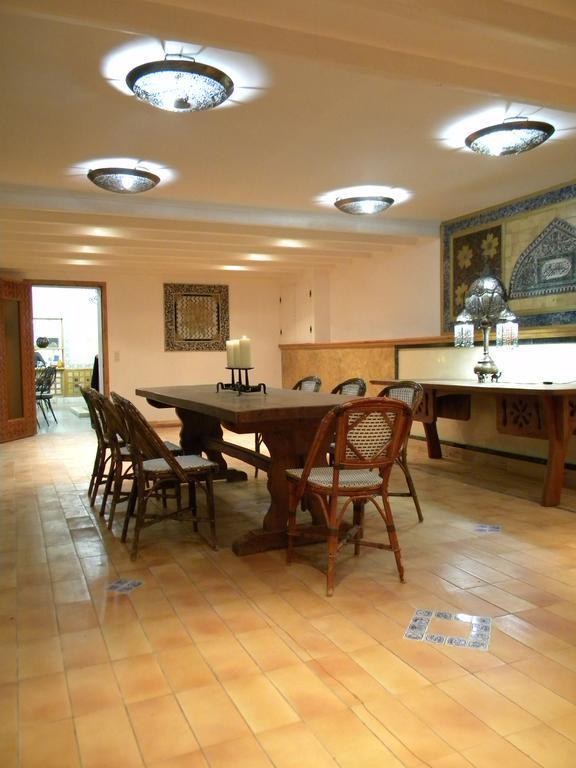 Les Arbousiers Hotel Céret Екстериор снимка